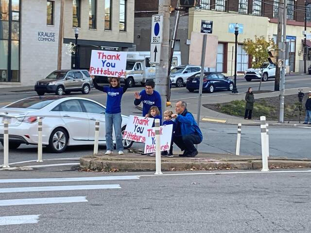 9019563_web1_ptr-OConnorSigns1-110625