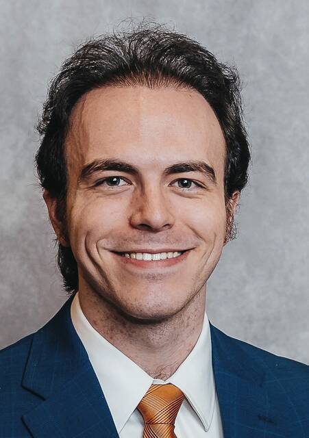 9020017_web1_sig-ReeceSmith