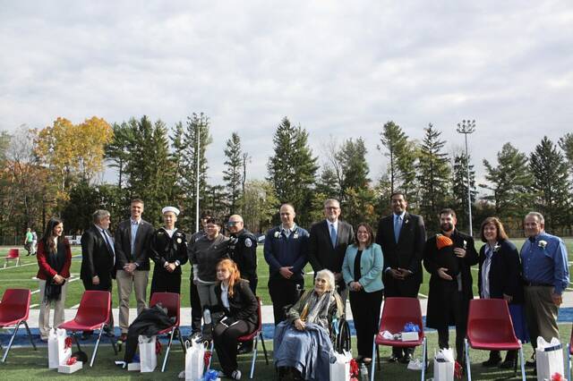 9021516_web1_hj-hamptonheroes-121125