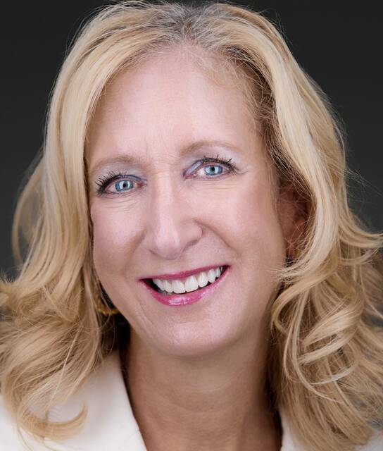 9021597_web1_sig-JulieMurphy