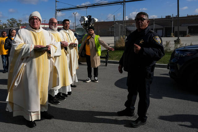 9023192_web1_2025-11-01T172946Z_390022167_RC2TNHAULDTH_RTRMADP_3_USA-TRUMP-CHICAGO