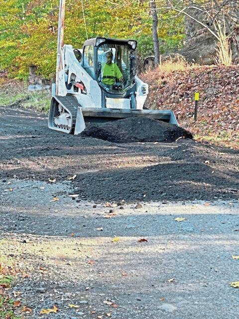 9023394_web1_sew-HuntRoad6-111325