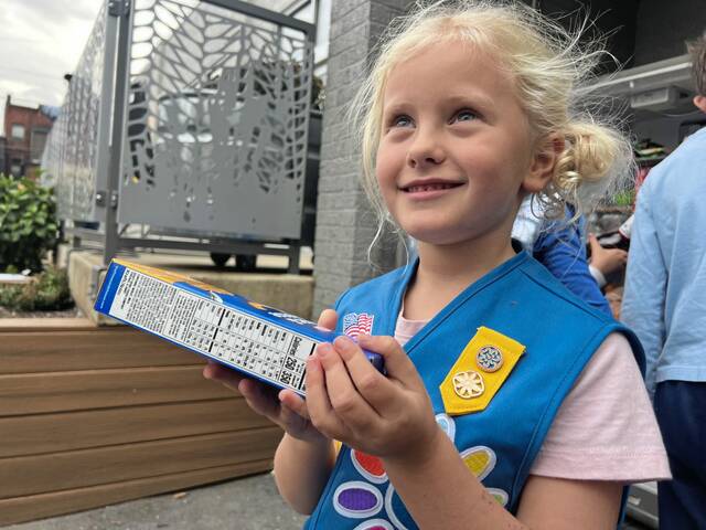 9024449_web1_her-daisydonation-112025-7