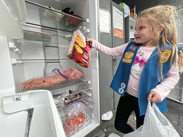 9024449_web1_her-daisydonation-112025