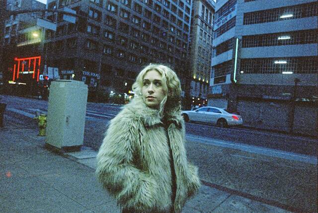 9025190_web1_ptr-Blondshell1-111025