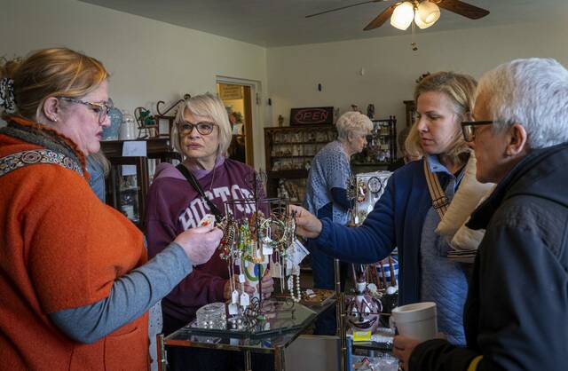 9027656_web1_gtr-lo-SaintEmma4-110925