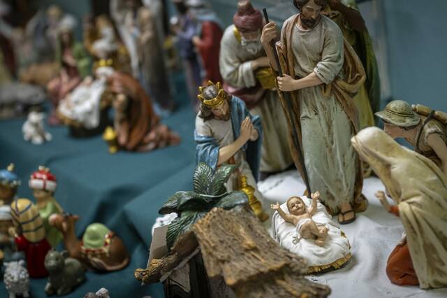 9027656_web1_gtr-lo-SaintEmma5-110925