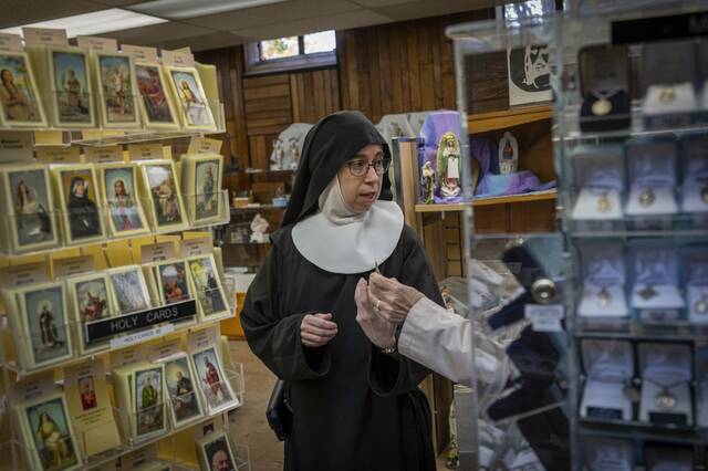 9027656_web1_gtr-lo-SaintEmma7-110925