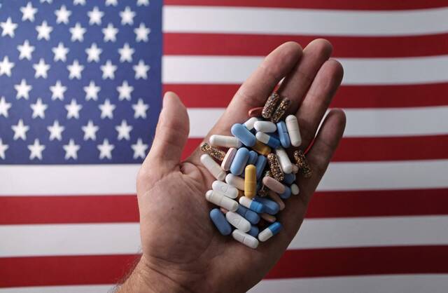 9027940_web1_2025-11-07T153946Z_5_LYNXMPELA51D5_RTROPTP_4_HEALTH-USA