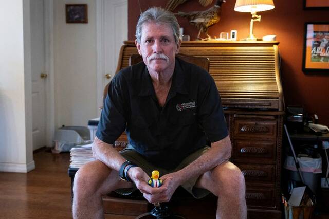 9030911_web1_2025-11-08T100241Z_1_LYNXMPELA7048_RTROPTP_3_USA-TRUMP-VOTERS-SHUTDOWN