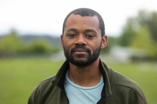 9030911_web1_2025-11-08T100241Z_1_LYNXMPELA704G_RTROPTP_3_USA-TRUMP-VOTERS-SHUTDOWN