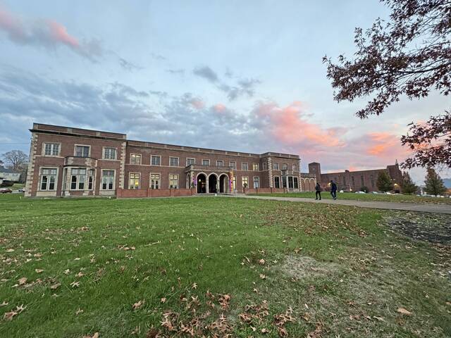 9030937_web1_vnd-ArtOpen2-110925