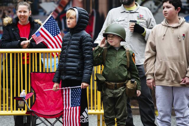 'Thank you for your service': Crowds at the Pittsburgh Veterans Day Parade show their appreciation