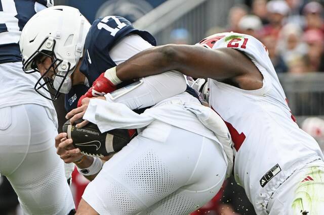 9031168_web1_AP25312669254880