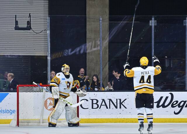 9032061_web1_ptr-PensMinors-110925