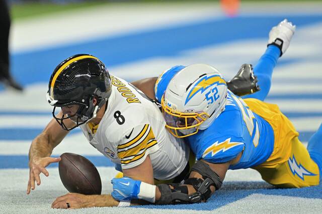 9032577_web1_2025-11-10T020002Z_895632768_MT1USATODAY27549591_RTRMADP_3_NFL-PITTSBURGH-STEELERS-AT-LOS-ANGELES-CHARGERS