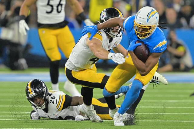 9032577_web1_2025-11-10T021106Z_333578393_MT1USATODAY27549667_RTRMADP_3_NFL-PITTSBURGH-STEELERS-AT-LOS-ANGELES-CHARGERS