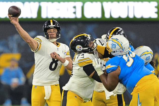 9032577_web1_2025-11-10T022801Z_2145010416_MT1USATODAY27549827_RTRMADP_3_NFL-PITTSBURGH-STEELERS-AT-LOS-ANGELES-CHARGERS