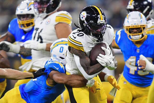9032577_web1_2025-11-10T023937Z_1433595145_MT1USATODAY27549940_RTRMADP_3_NFL-PITTSBURGH-STEELERS-AT-LOS-ANGELES-CHARGERS