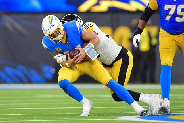 9032577_web1_2025-11-10T033208Z_699936035_MT1USATODAY27550139_RTRMADP_3_NFL-PITTSBURGH-STEELERS-AT-LOS-ANGELES-CHARGERS