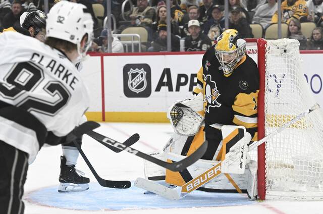 9032592_web1_ptr-PensKings07-111025