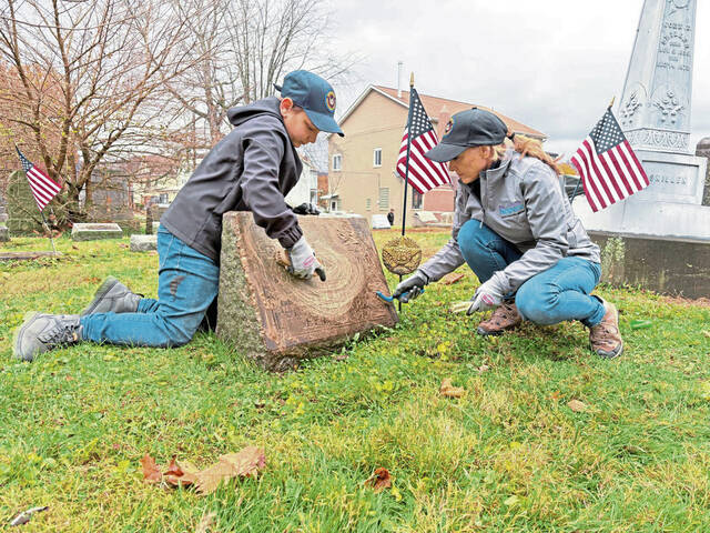 9032821_web1_vnd-cemeterycleanup2-101025
