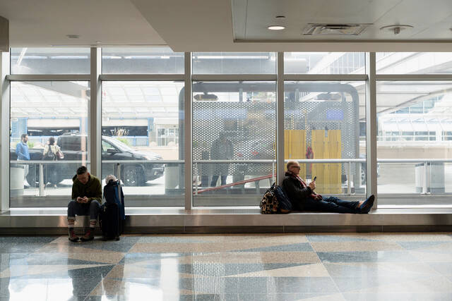 9032933_web1_2025-11-07T180809Z_2122185656_RC2SRHA0KNTZ_RTRMADP_3_USA-SHUTDOWN-AIR-TRAVEL