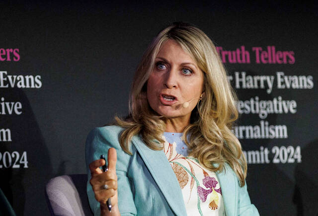 9033716_web1_2025-11-10T015945Z_602030848_RC2YQ7AS8ZCW_RTRMADP_3_BRITAIN-BBC-DAVIE