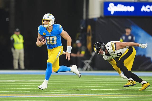 9033993_web1_AP25314137053686