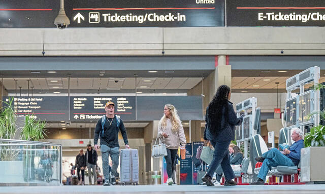 9034314_web1_PTR-flightscancelled103-110825