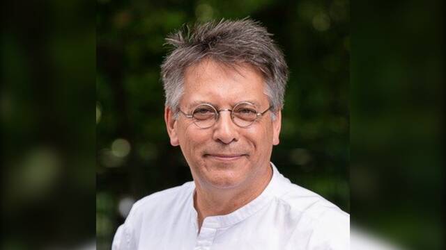 Phages to the rescue? Pitt lab develops viruses to combat antibiotic-resistant bacteria