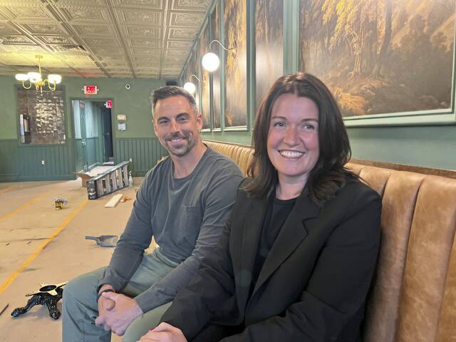 9034869_web1_her-foxhole-112025-5