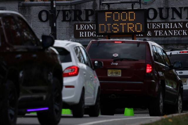 9034876_web1_2025-11-10T100130Z_104160540_RC23RHAJFMNU_RTRMADP_3_USA-TRUMP-SNAP-LAWSUIT