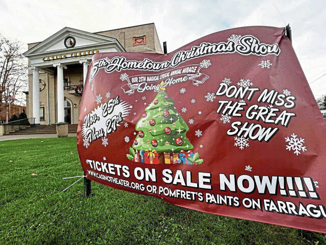 9035248_web1_vnd-CasinoXmas-112422-3