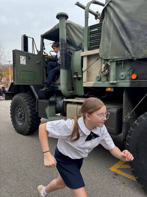 9035424_web1_naj-HCmilitaryrun-121125