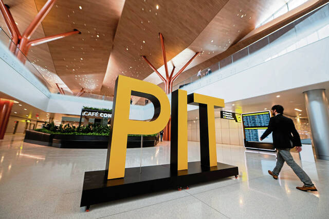 9035540_web1_PTR-AirportTour13-101225