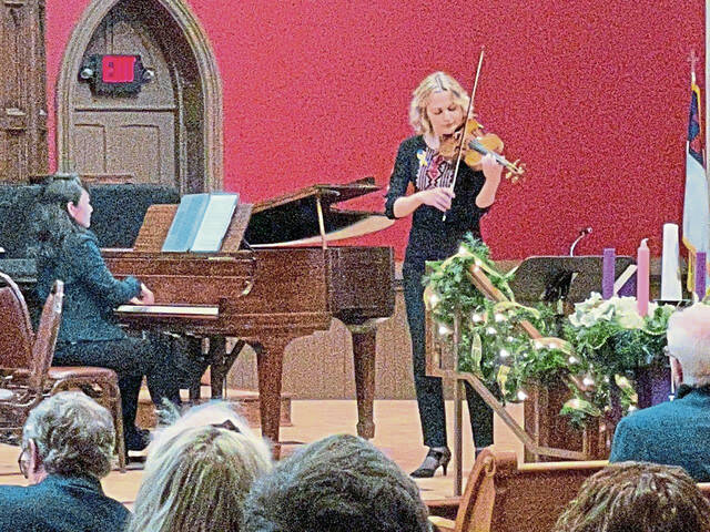 9035773_web1_sew-Ukrainemoney-3--122222