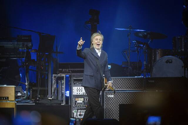 9036745_web1_ptr-PaulMcCartney-1112251