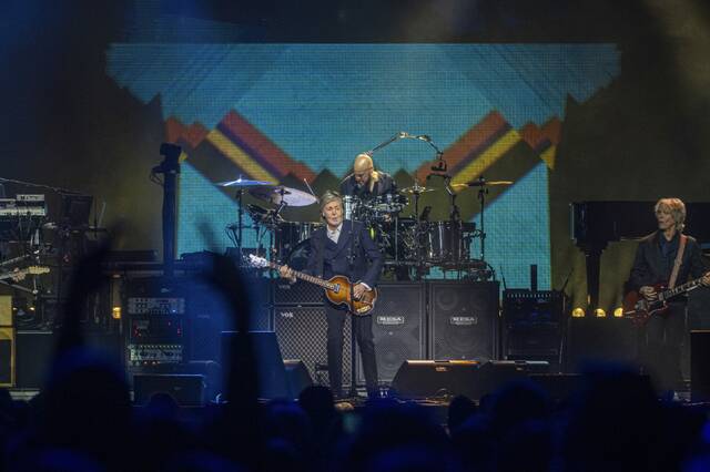 9036745_web1_ptr-PaulMcCartney-11122512