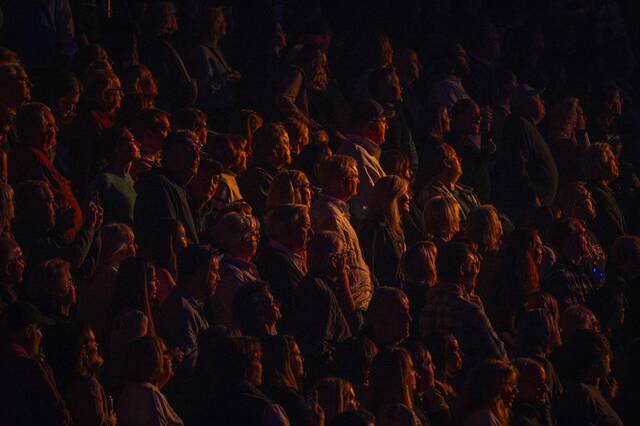 9036745_web1_ptr-PaulMcCartney-11122513