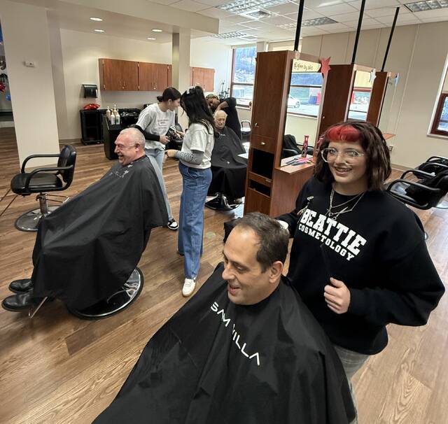 9036997_web1_naj-VeteranHaircut2-112025