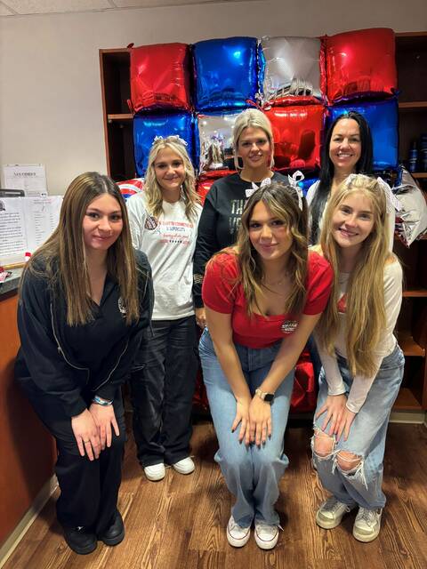 9036997_web1_naj-VetsGroup2-112025