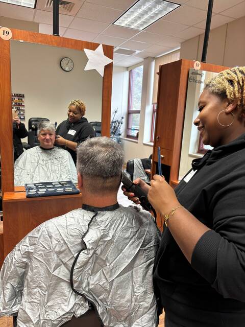 9036997_web1_naj-VetsMirror-112025