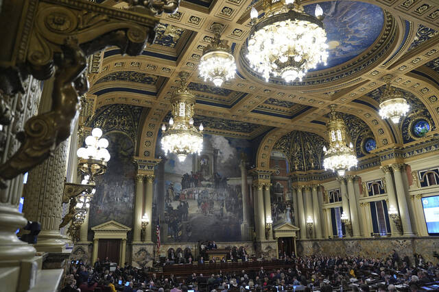 9038441_web1_AP25035636718908