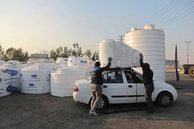 9038654_web1_2025-11-12T135051Z_1_LYNXMPELAB0RD_RTROPTP_4_IRAN-DROUGHT