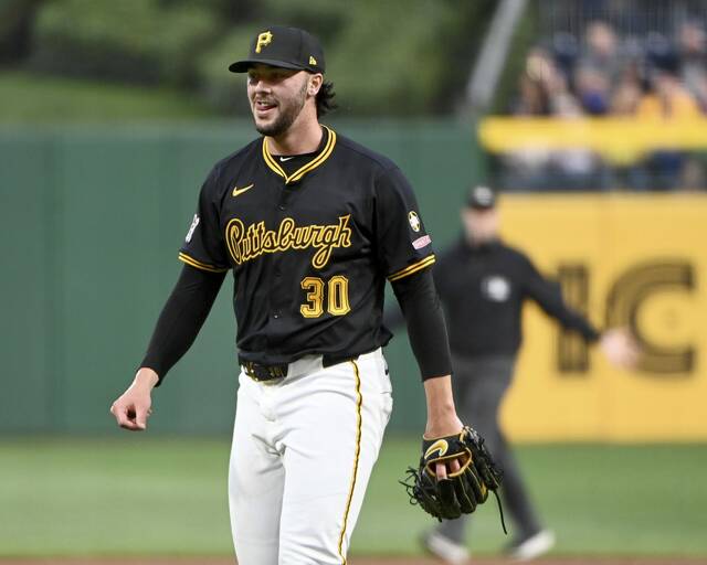 9039329_web1_ptr-BucsDodgers02-090525