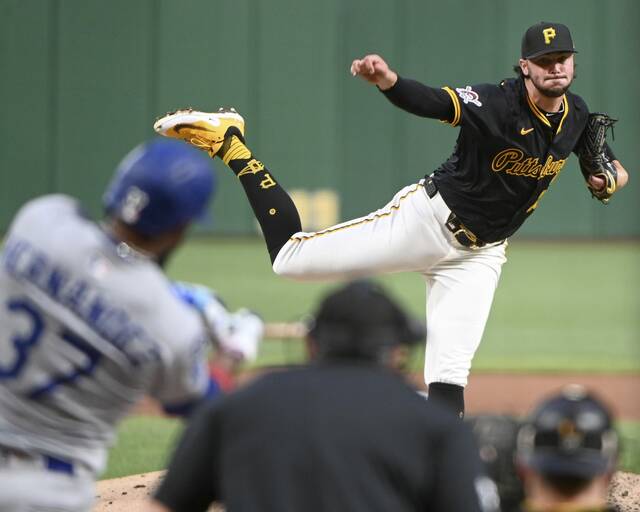 9039329_web1_ptr-BucsDodgers07-090525