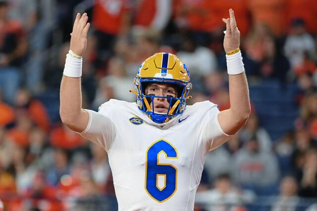 9039343_web1_2025-10-19T002545Z_1791924388_MT1USATODAY27363464_RTRMADP_3_NCAA-FOOTBALL-PITTSBURGH-AT-SYRACUSE
