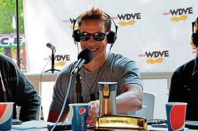 9039630_web1_gtr-liv-dadjokes-crawford-062120