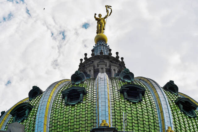 9040441_web1_AP25188569102114